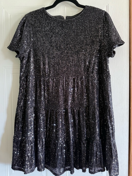 Lulus Dresses & Skirts - Lulu's Black Short Sleeve Sequin Dress